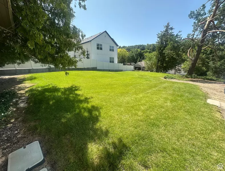 2411 KAYS CREEK DR, Layton, UT 84040