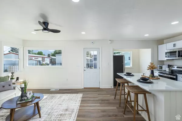 Sandy, UT 84070,67 E PIONEER AVE