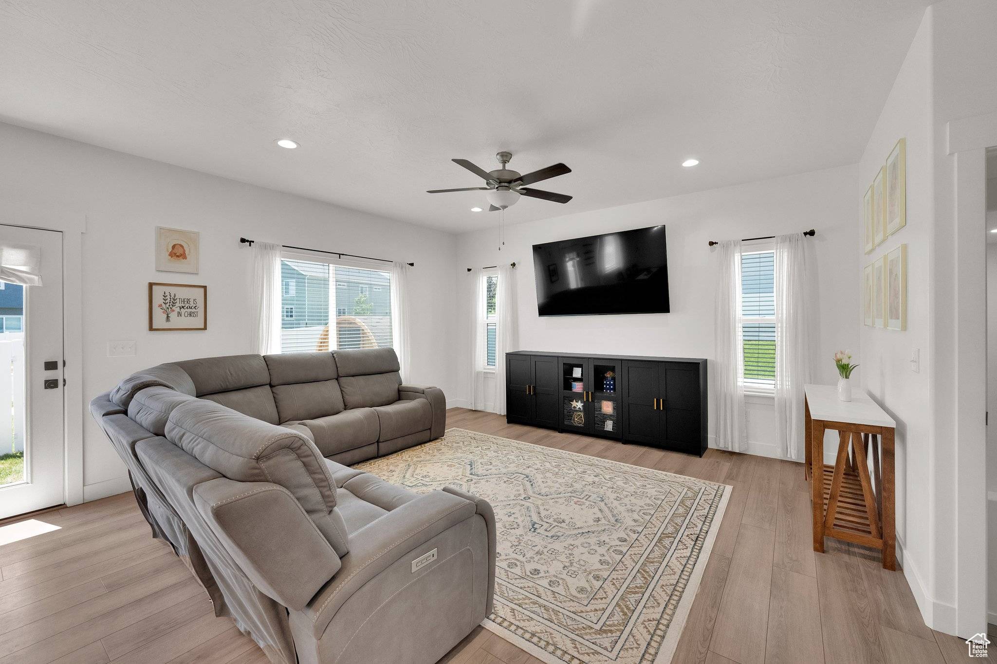 Eagle Mountain, UT 84005,7297 N GREEN PASTURE LN #2962