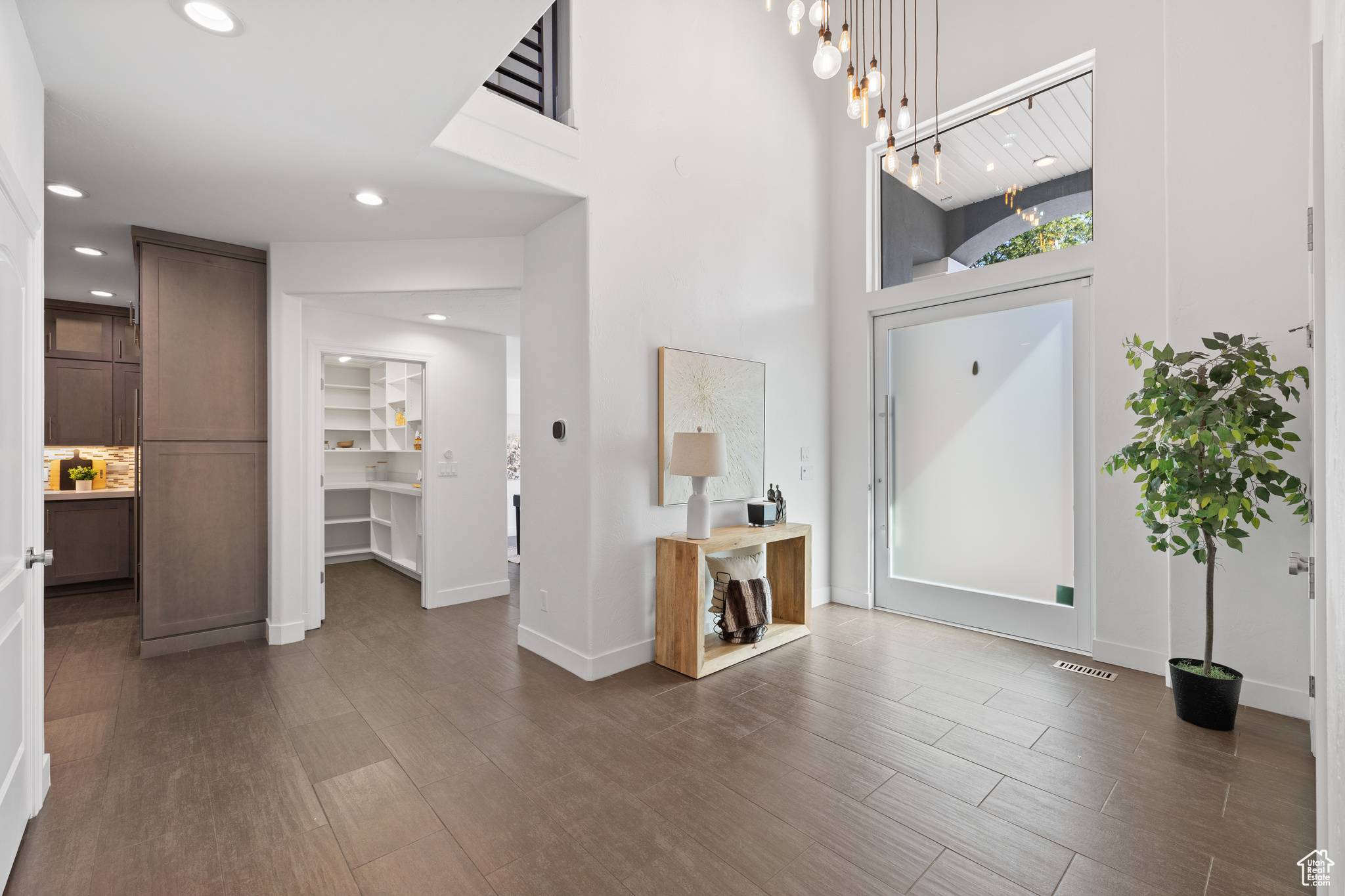 Holladay, UT 84121,6273 S OAKCREST CIR