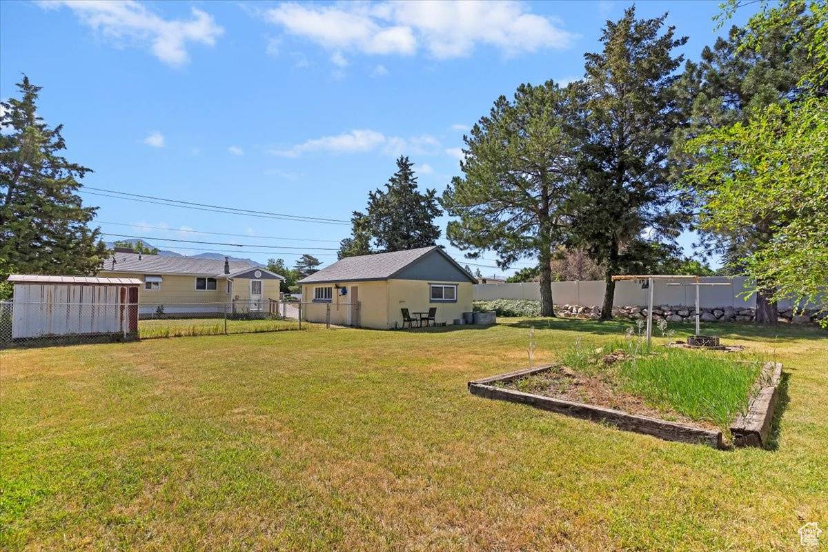 Farr West, UT 84404,1975 N 2000 W