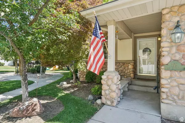 Sandy, UT 84094,798 E SPRUCE TREE LN