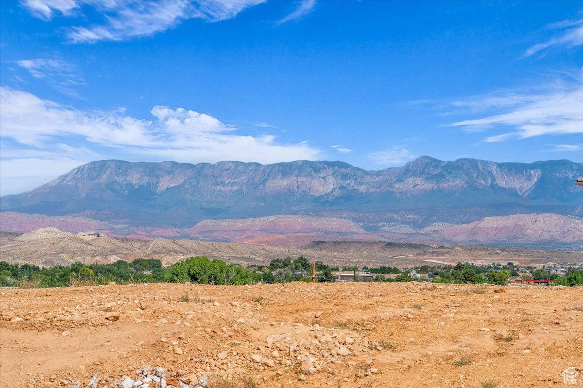 La Verkin, UT 84745,84 E 100 N