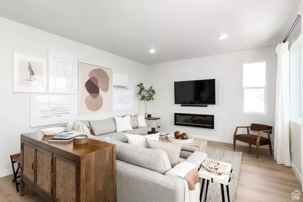 Midvale, UT 84070,8072 S 300 E #246