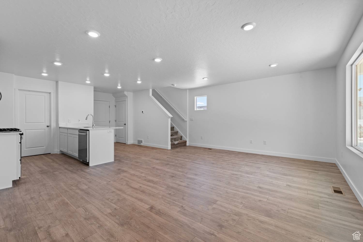 Saratoga Springs, UT 84045,89 N CARPENTER LN