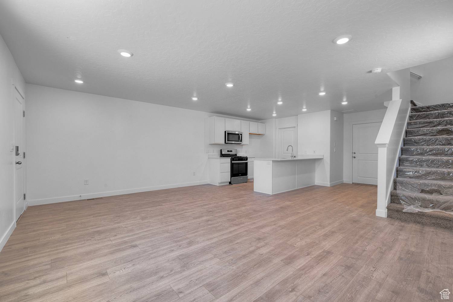 Saratoga Springs, UT 84045,89 N CARPENTER LN