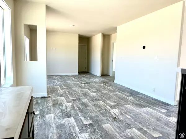 Vernal, UT 84078,1461 E 5975 S #15