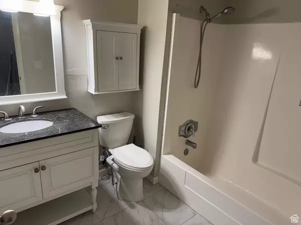 Centerville, UT 84014,88 W 50 S #A4