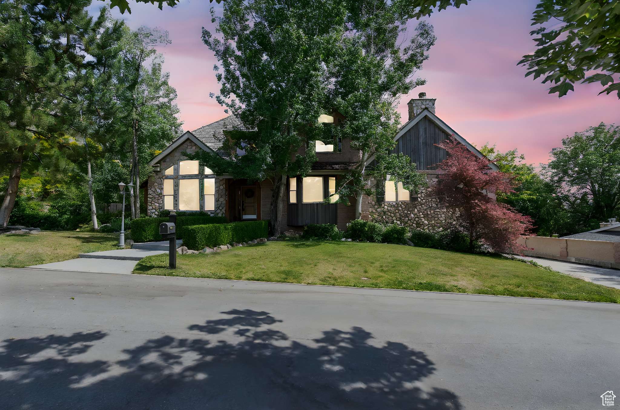 924 REDFORD DR, Provo, UT 84604