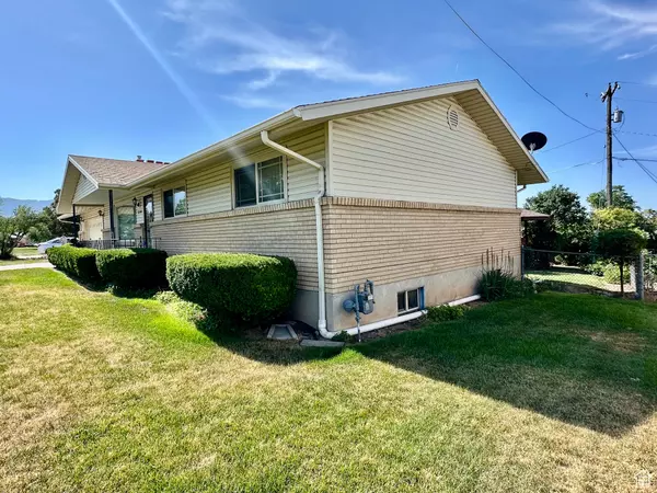 Clearfield, UT 84015,1208 VALHALLA DR