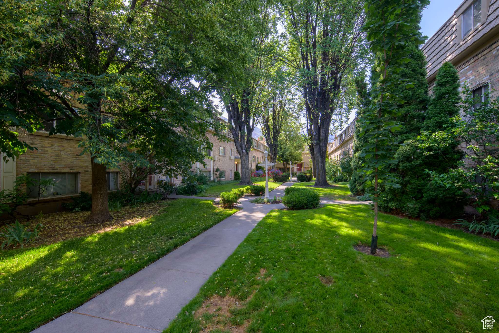Salt Lake City, UT 84117,2220 E MURRAY HOLLADAY RD S #75