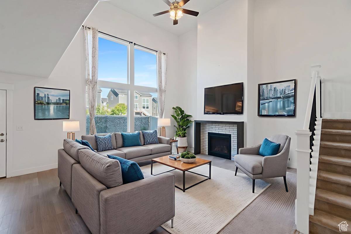 Saratoga Springs, UT 84045,194 N VALCREST DR