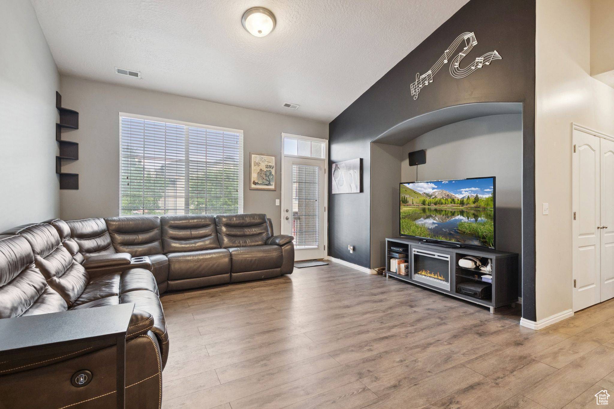 North Salt Lake, UT 84054,753 BUCKINGHAM DR