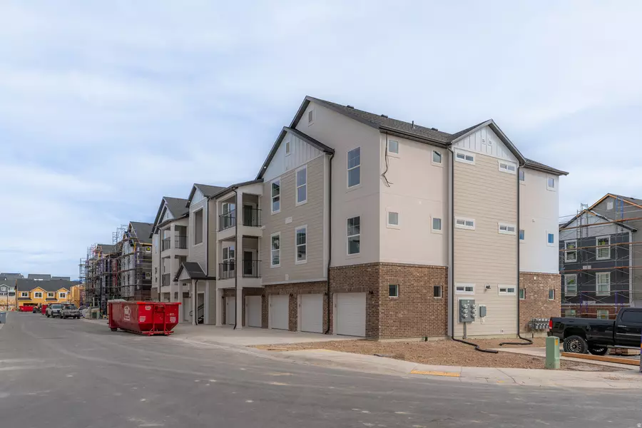 842 N COULSEN DR #L201, Saratoga Springs, UT 84045