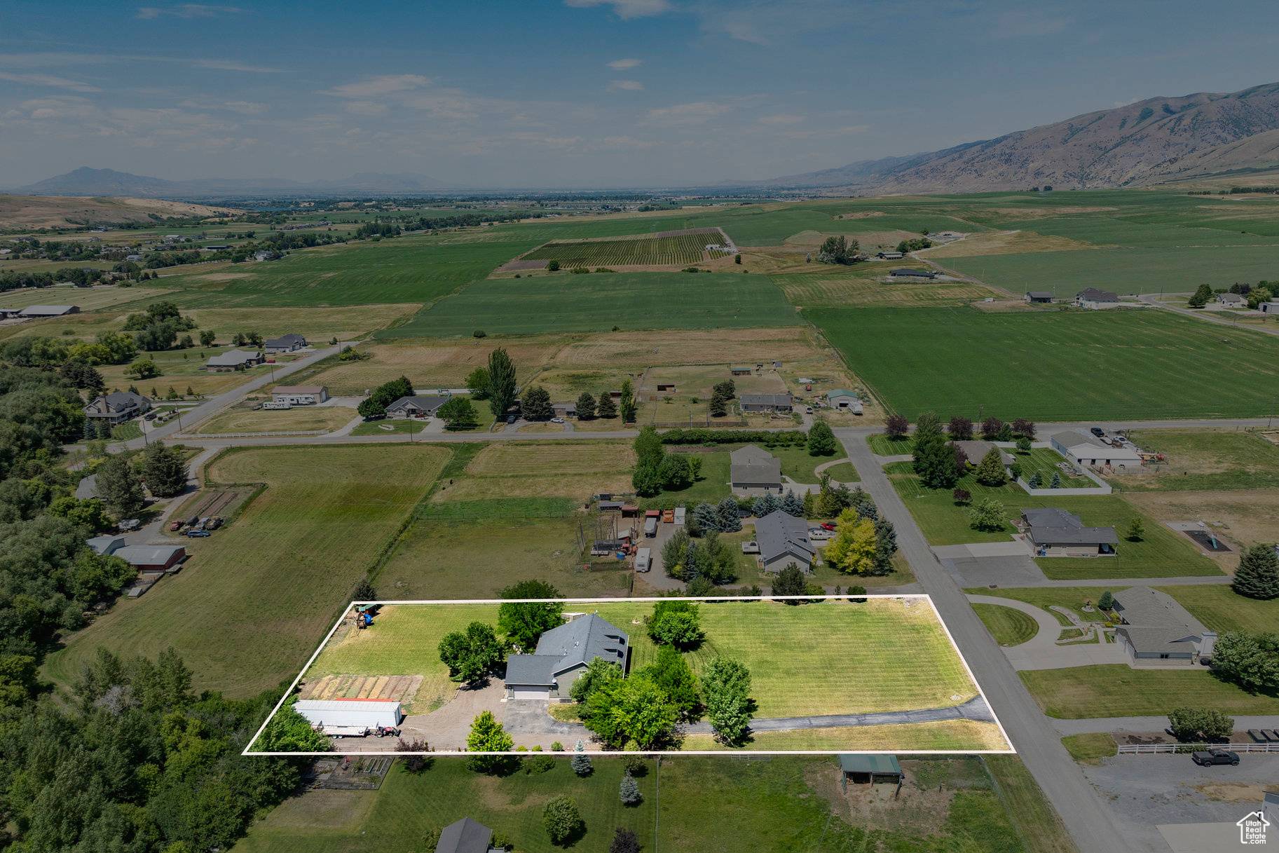 Paradise, UT 84328,8871 S 100 E