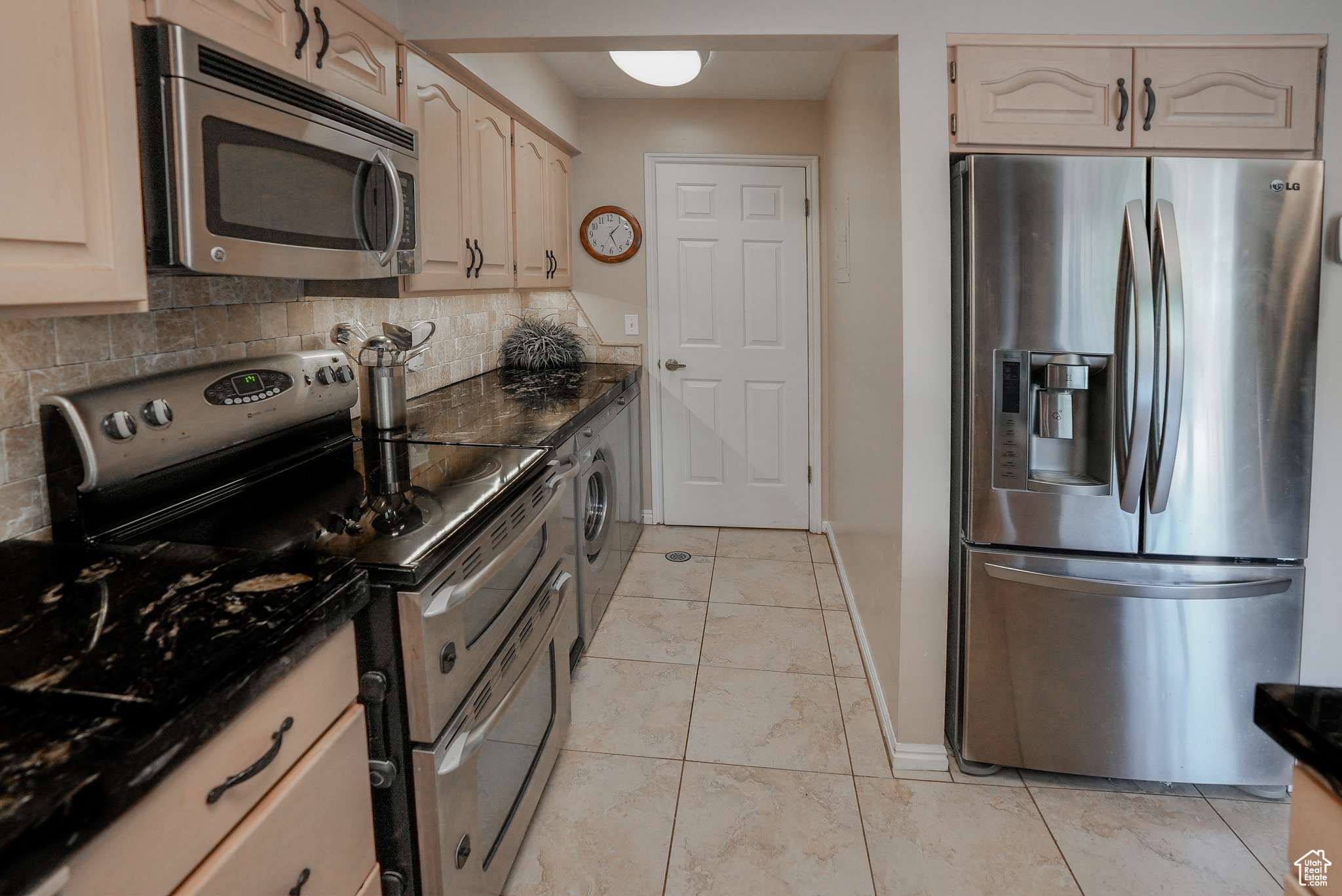 Bountiful, UT 84010,2142 S RIDGEWOOD WAY