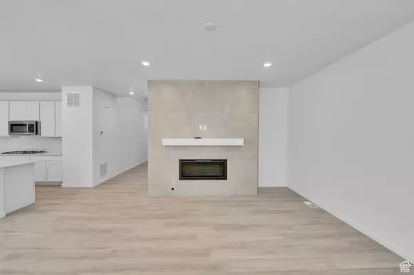 Lake Point, UT 84074,8648 N HALORAN CT #1328