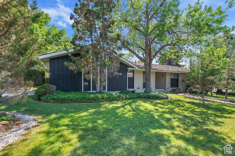 1368 SILVERCREST DR, Sandy, UT 84093