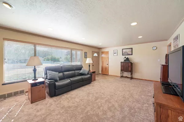 Murray, UT 84107,5572 S AVALON DR