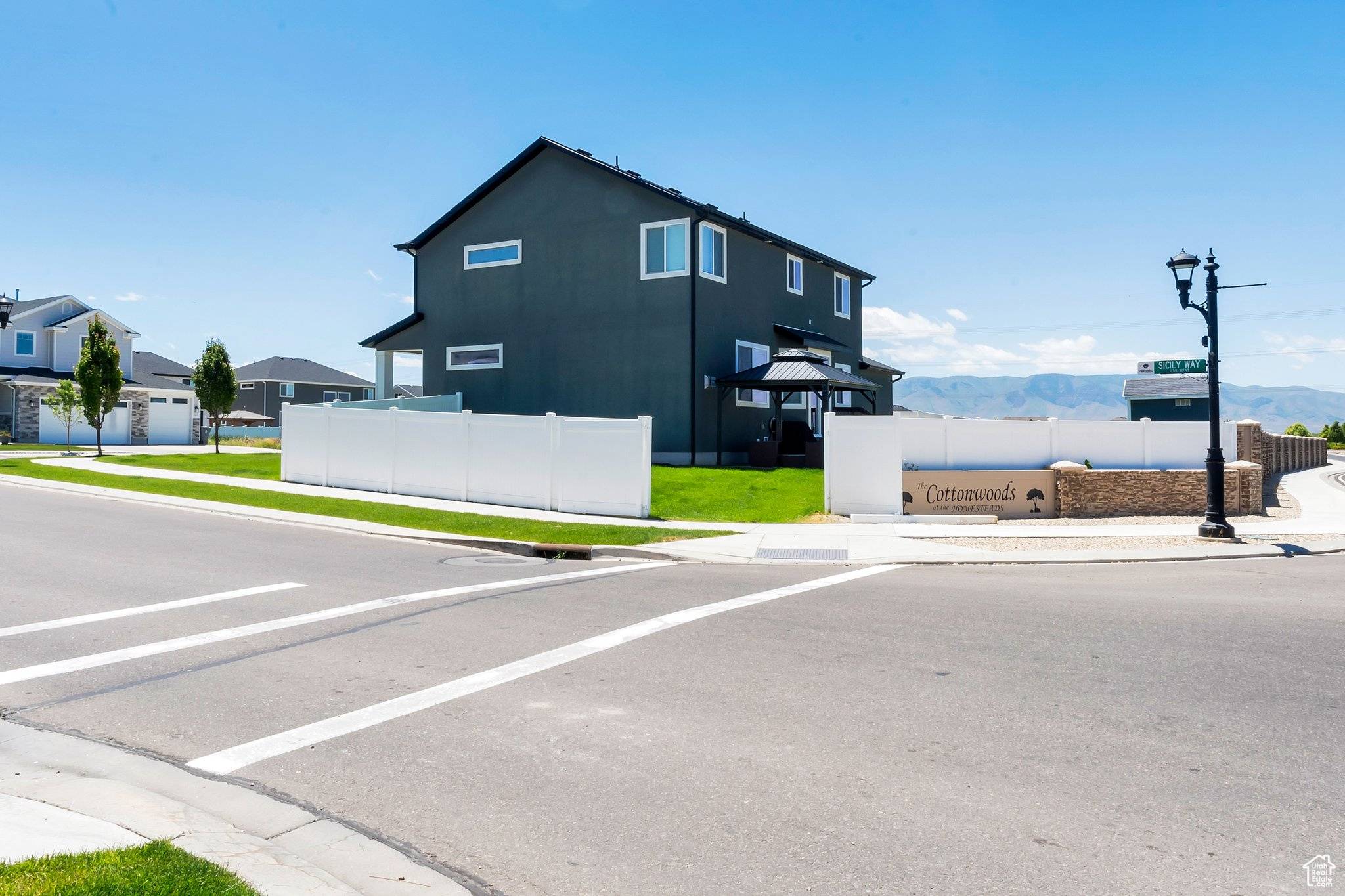 Vineyard, UT 84059,142 W HACKBERRY RD