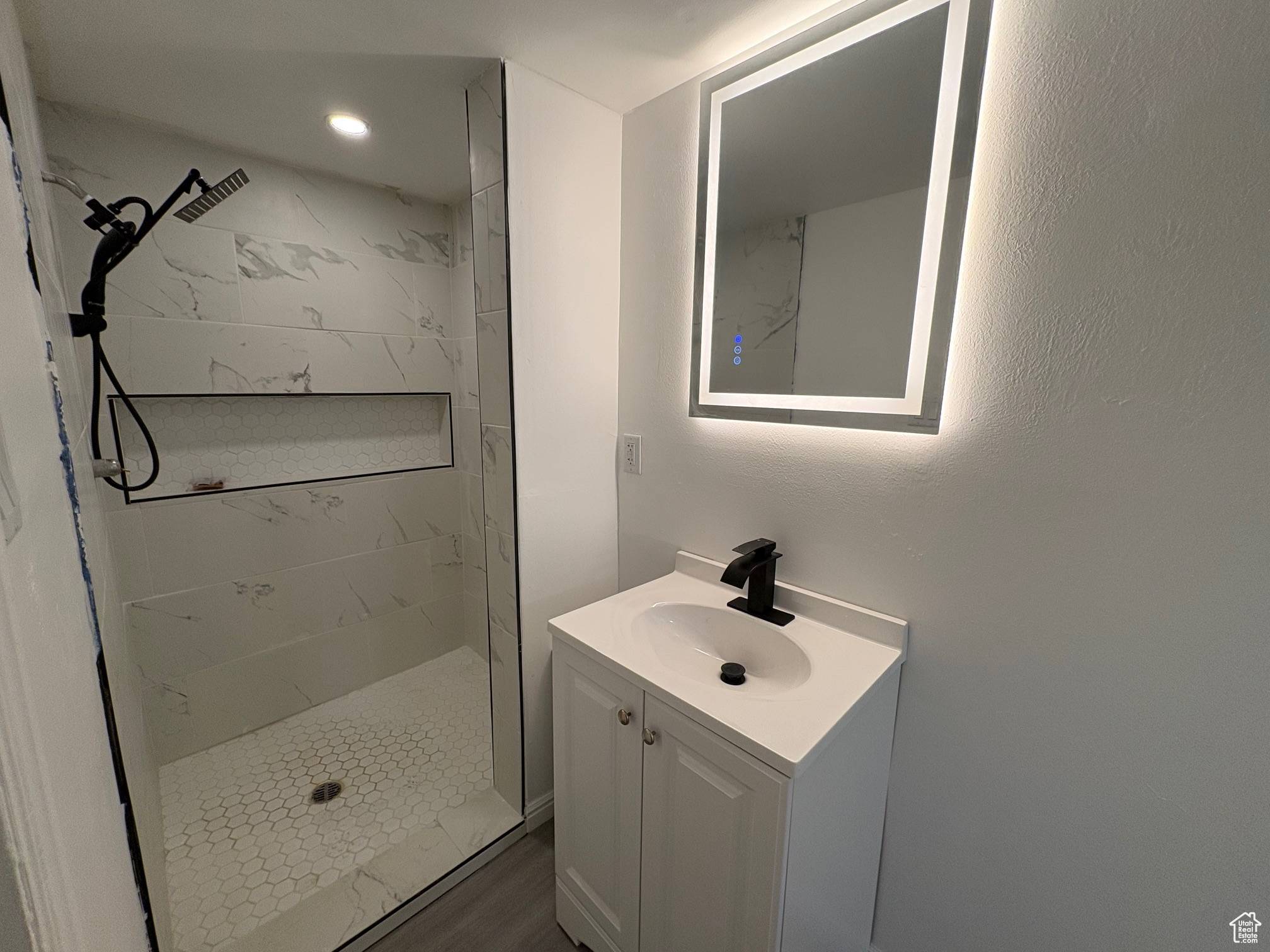 Holladay, UT 84117,2220 E MURRAY HOLLADAY RD #109