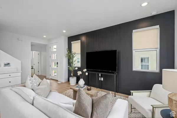 West Jordan, UT 84081,6031 W HIGHLANDBROOK DR