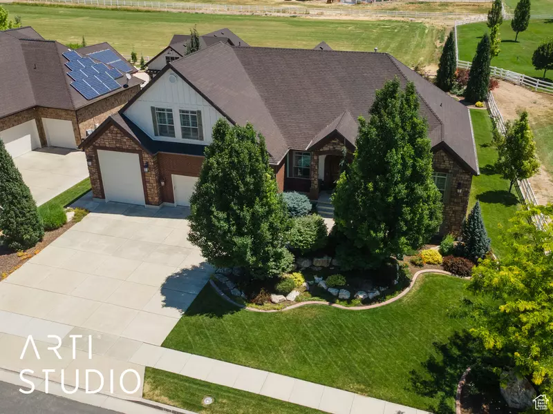 2124 N HERITAGE DR, Farr West, UT 84404
