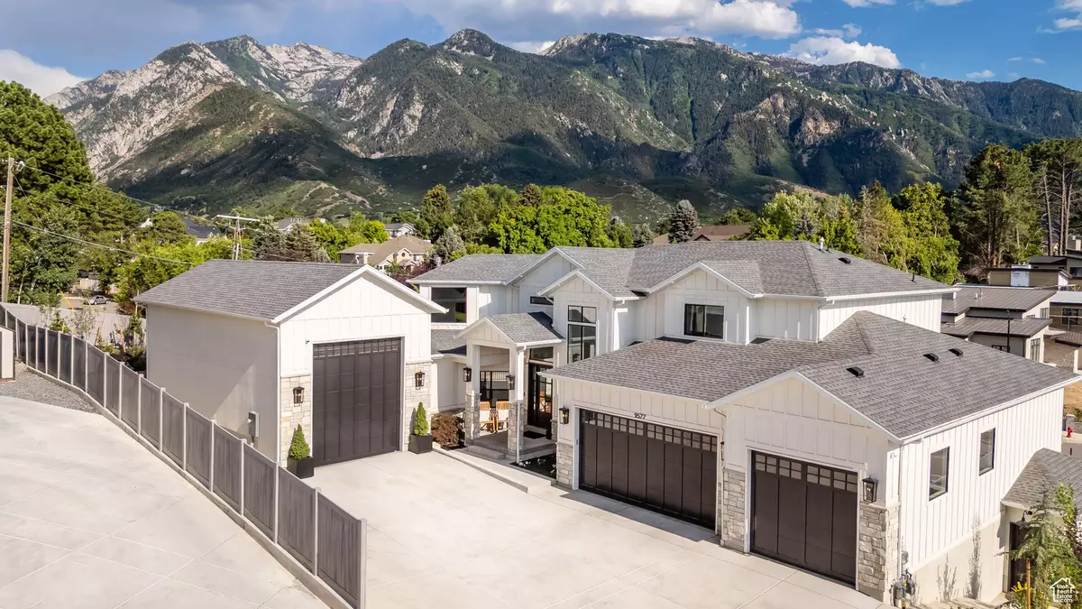 Sandy, UT 84092,9577 S HIDDEN PINE LN