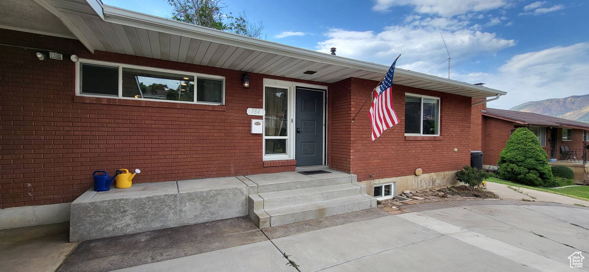 784 LAVINA DR, South Ogden, UT 84403