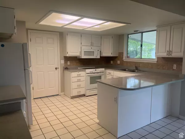 Sandy, UT 84092,11891 S HAGAN RD E