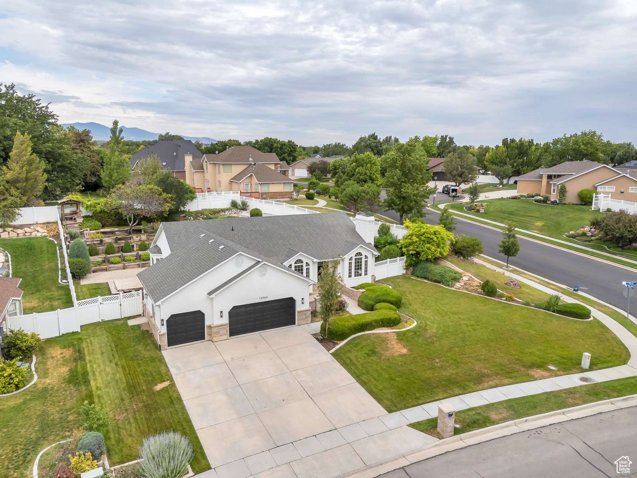 12060 S LAMPTON DR W, Riverton, UT 84065