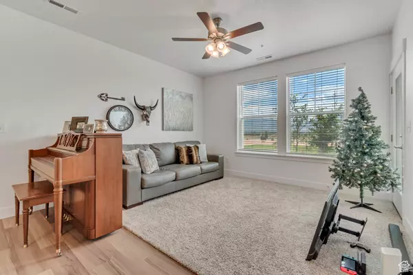 Lehi, UT 84043,1382 N 3650 W #V101
