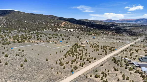 Hatch, UT 84735,4250 W PINK CLIFFS DR