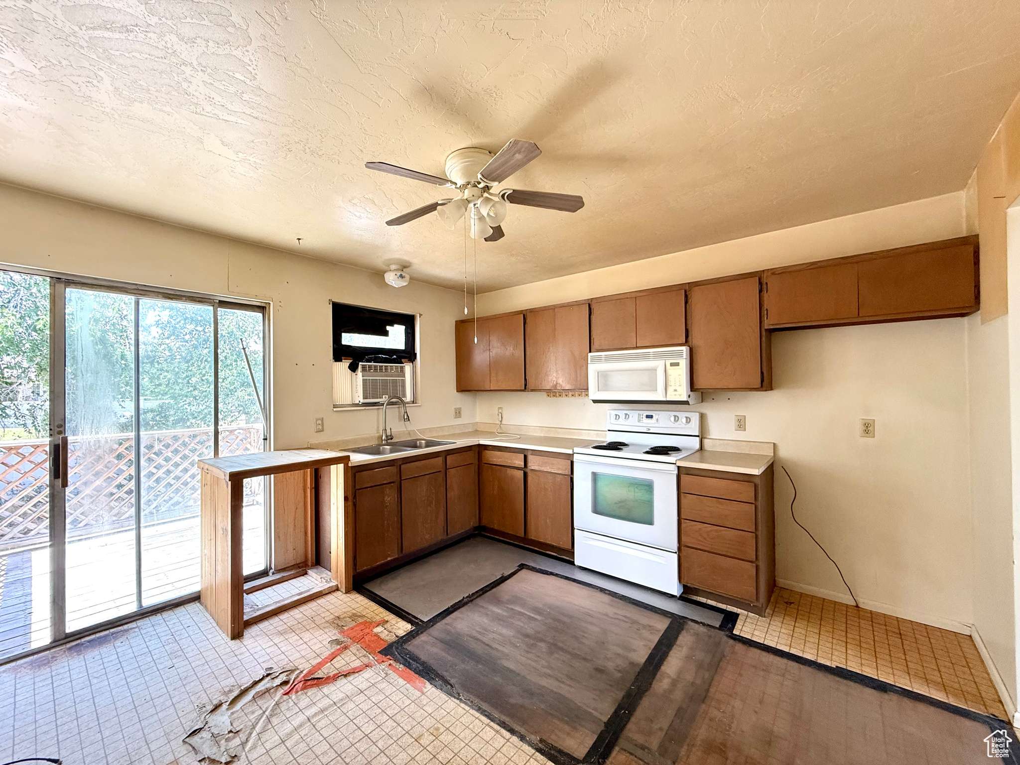 Magna, UT 84044,3632 S 8150 W