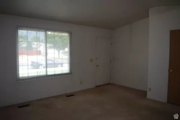 Sandy, UT 84094,10642 S 1090 E