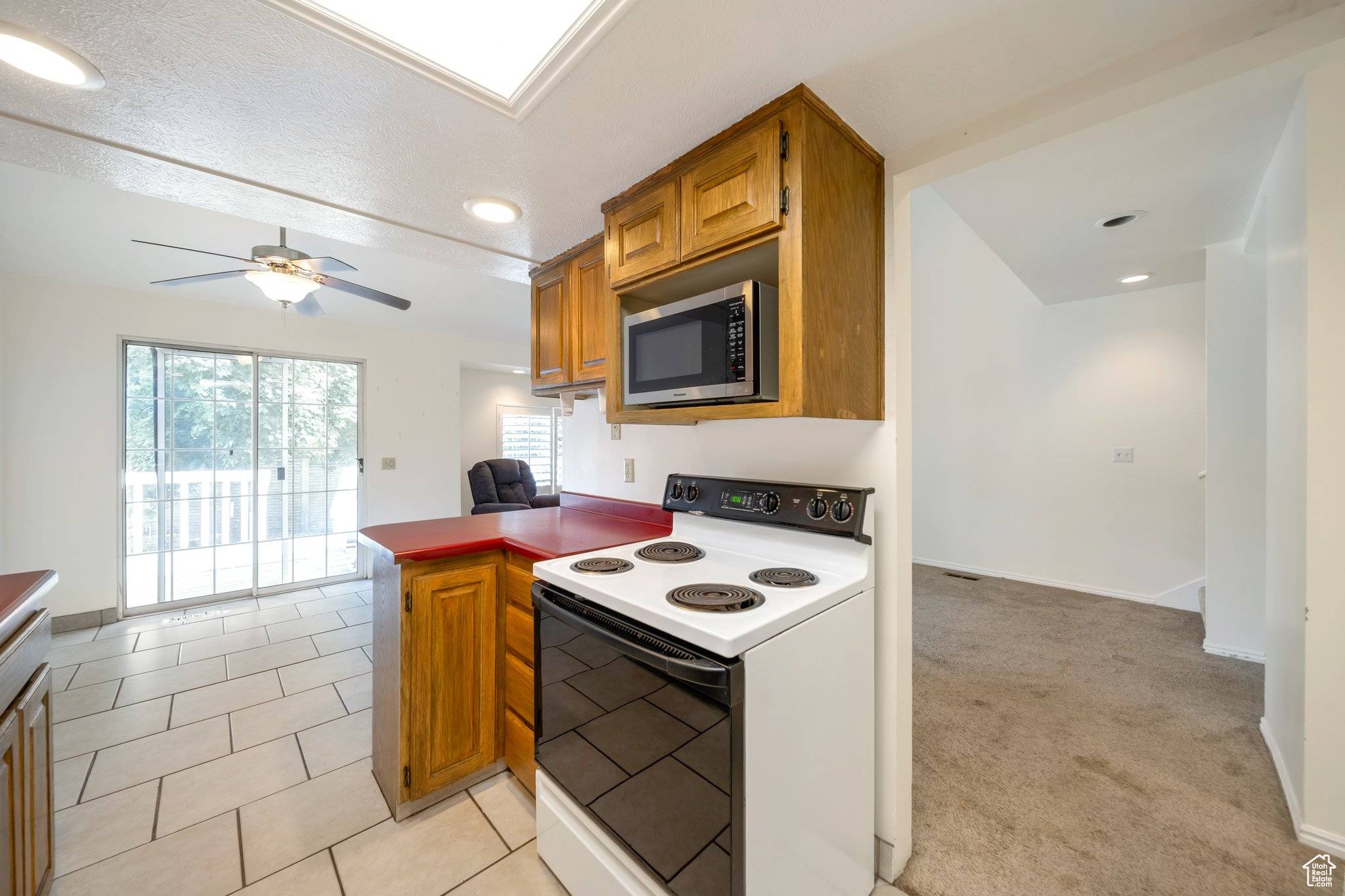 Bountiful, UT 84010,527 APPLEWOOD DR