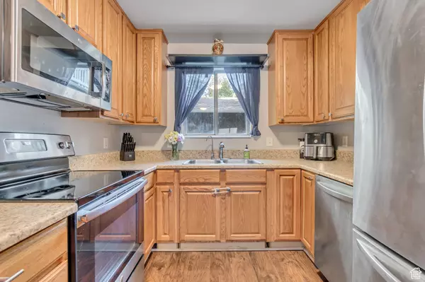 Murray, UT 84123,5235 S GLENDON ST #W3