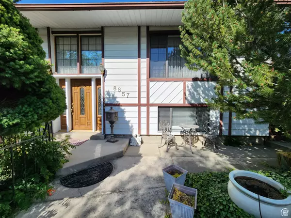 Sandy, UT 84093,8857 S CAPELLA WAY E