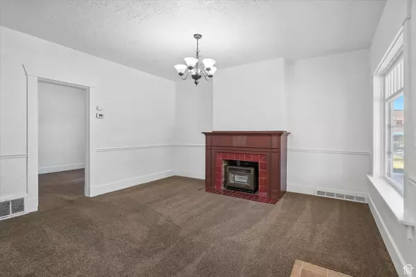 Logan, UT 84321,90 W 200 S