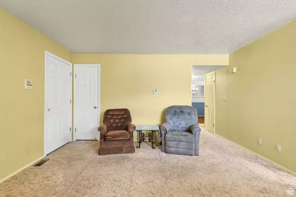 Roy, UT 84067,5545 S 2100 W #12