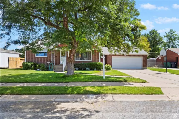 5140 S 2175 W, Roy, UT 84067