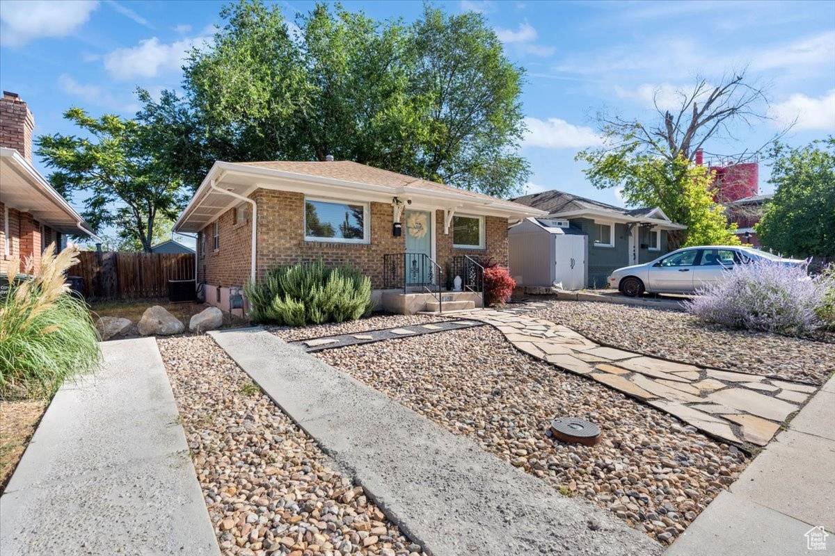 Salt Lake City, UT 84106,851 E ELM AVE