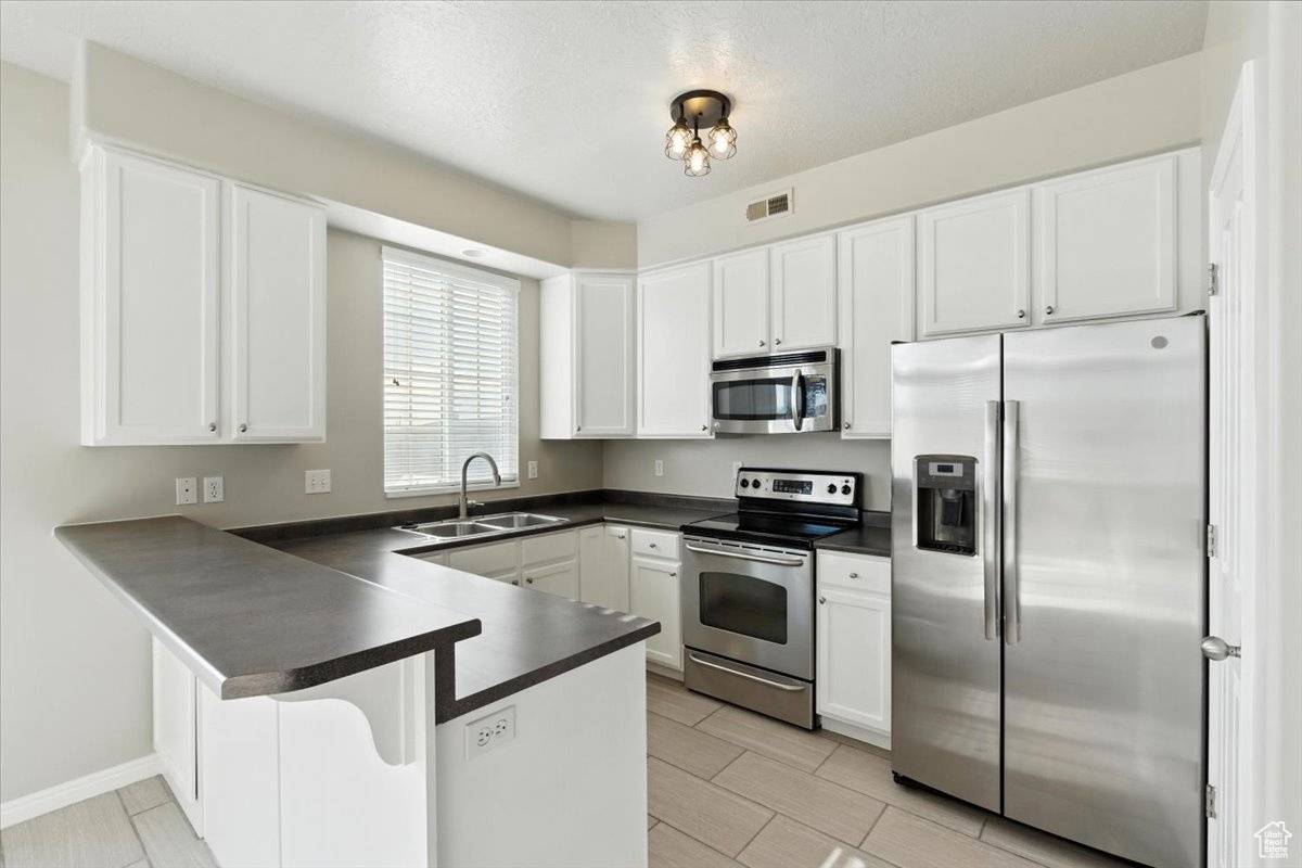 North Salt Lake, UT 84054,729 N BUCKINGHAM DR W