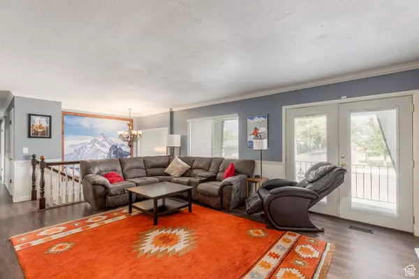 Sandy, UT 84094,8268 S 865 E