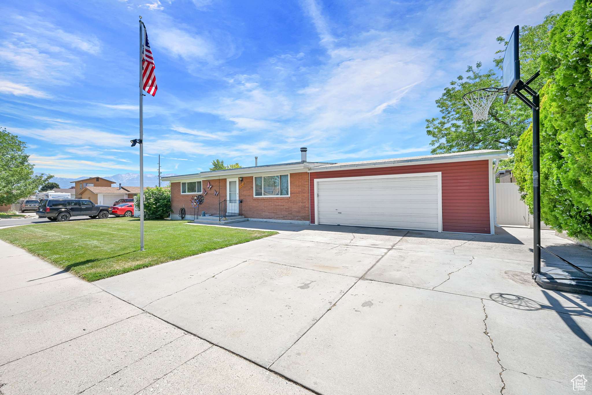 West Jordan, UT 84084,2743 W 7460 S