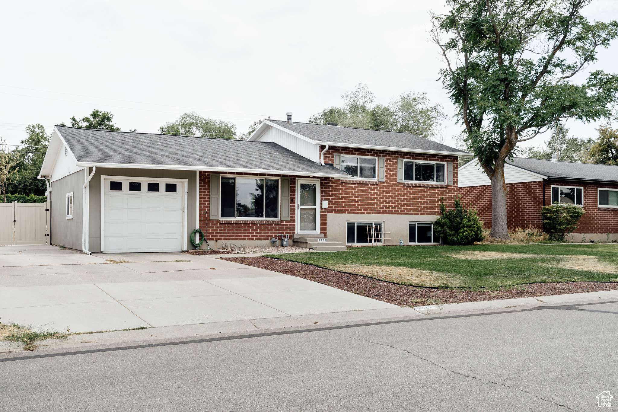Sandy, UT 84094,9921 S POPPY LN