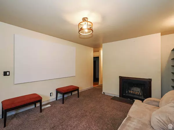 Taylorsville, UT 84129,2318 W 4220 S