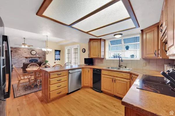 North Salt Lake, UT 84054,93 N VALLEY VIEW DR