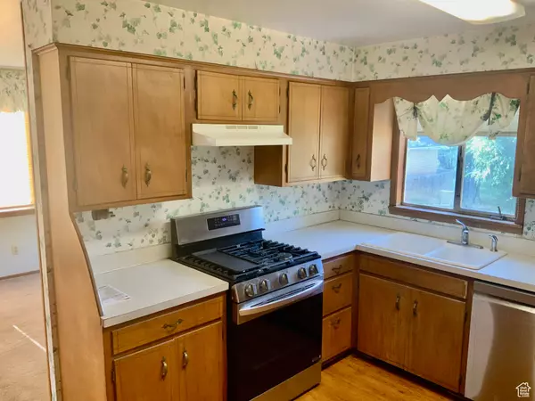Richfield, UT 84701,677 W 300 N