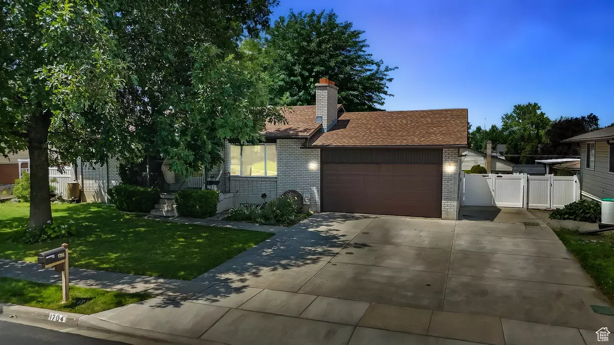 Woods Cross, UT 84087,1704 S SORRENTO DR